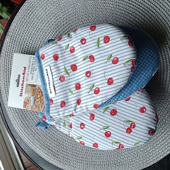 🍒KitchenAid Mini Mitts - Picture 1 of 7
